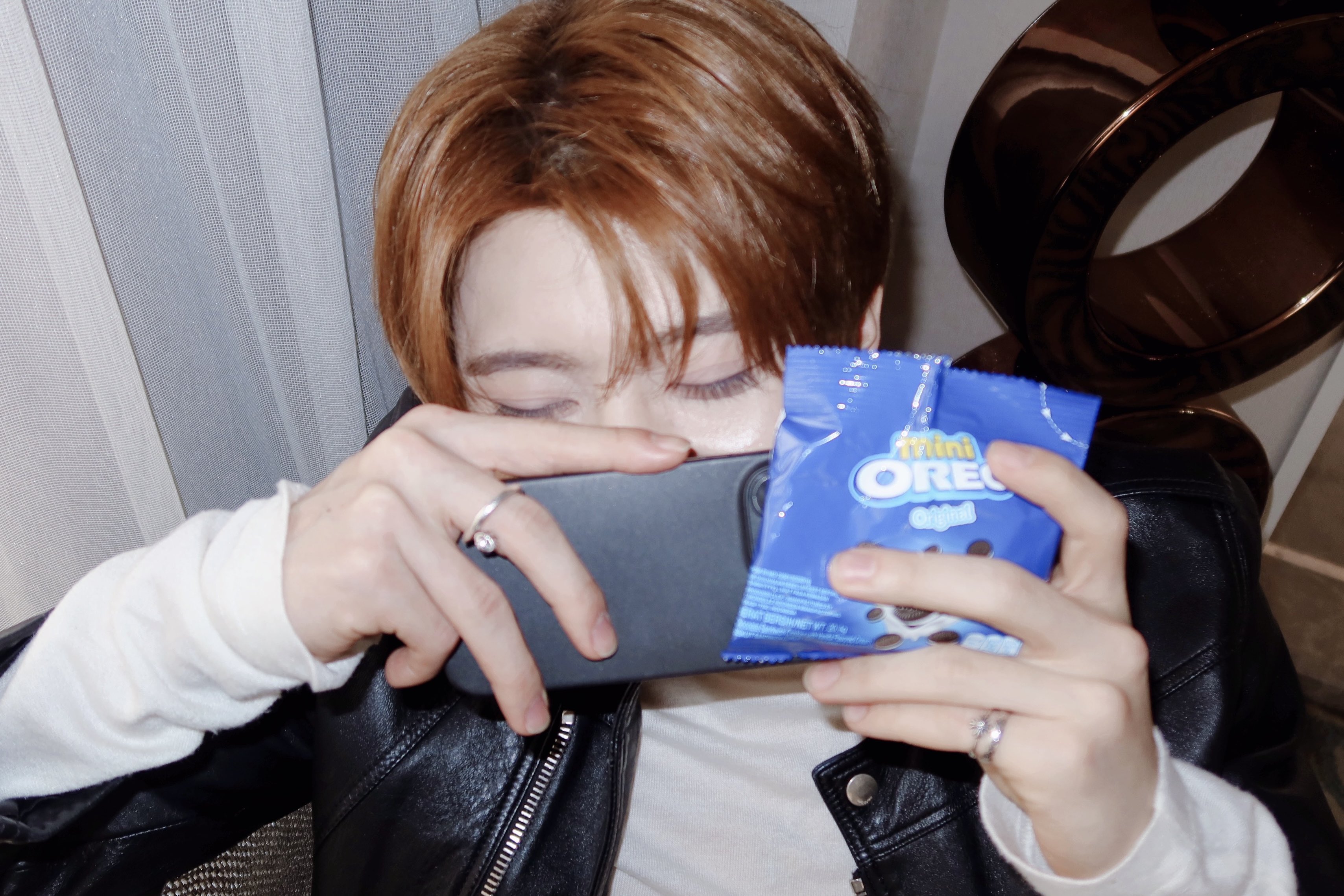 [잡담] 시온이 갈발하니까 얼굴이 확 살아 | 인스티즈