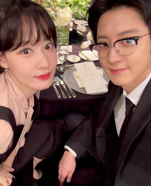 [정보/소식] 엑소 찬열 친누나 박유라, 수호 친형 결혼식 포착…권력 느껴지네 | 인스티즈