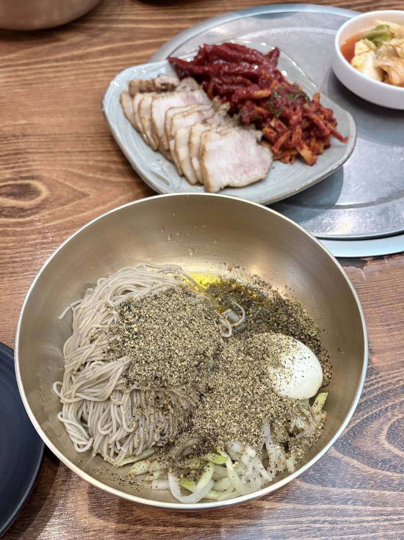 [잡담] 들기름막국수 1인분 너네 다먹기 가능? | 인스티즈