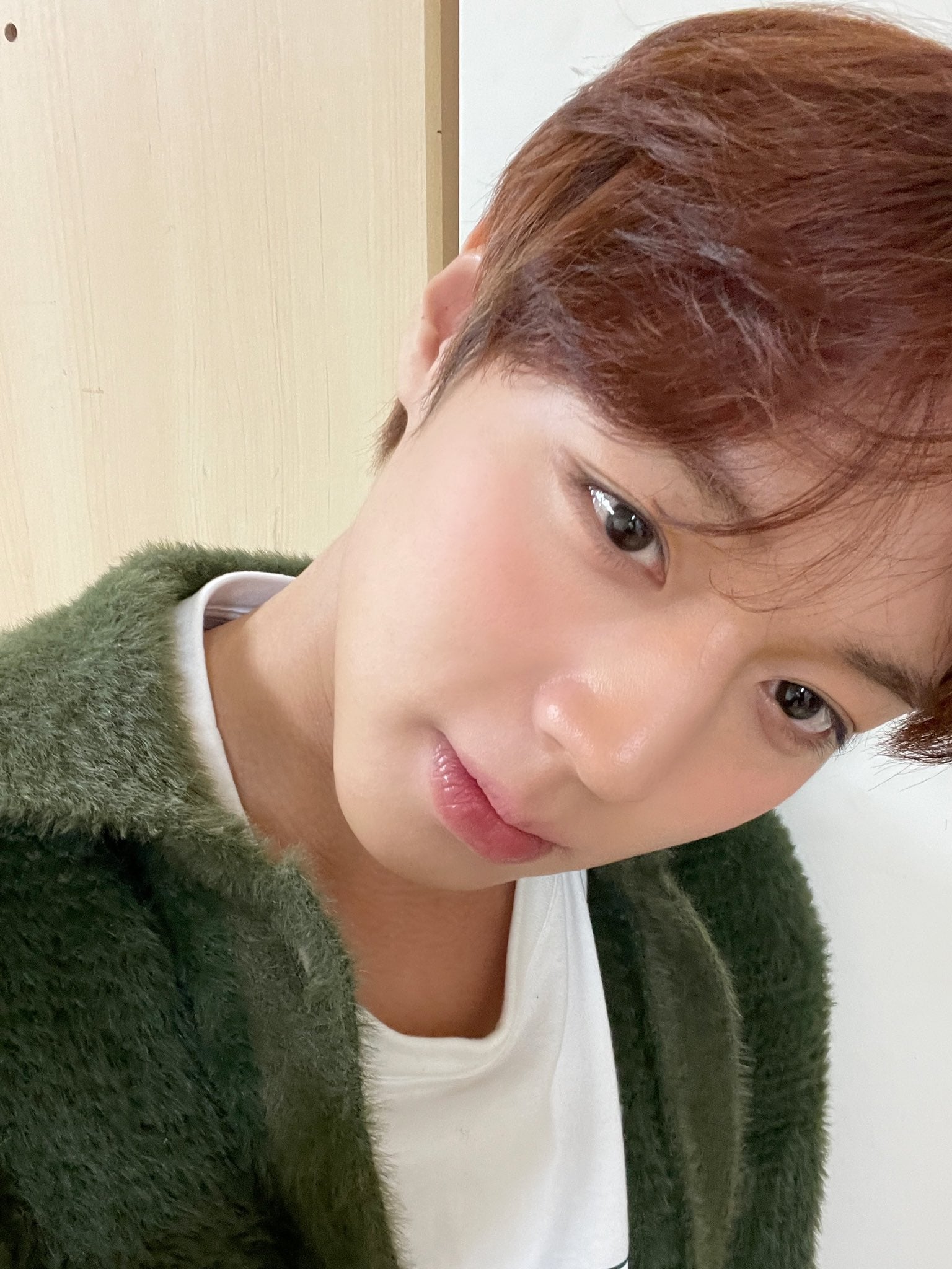 [잡담] 블러셔 바르니까 이거 그냥 부끄러운거 아냐? 하는 박지훈ㅋㅋ | 인스티즈