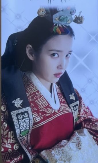 [잡담] 대군부인) 대군쀼 커플화보컨셉 한복 vs 내추럴 vs 꾸꾸꾸 가장 원하는거 뭐야? | 인스티즈