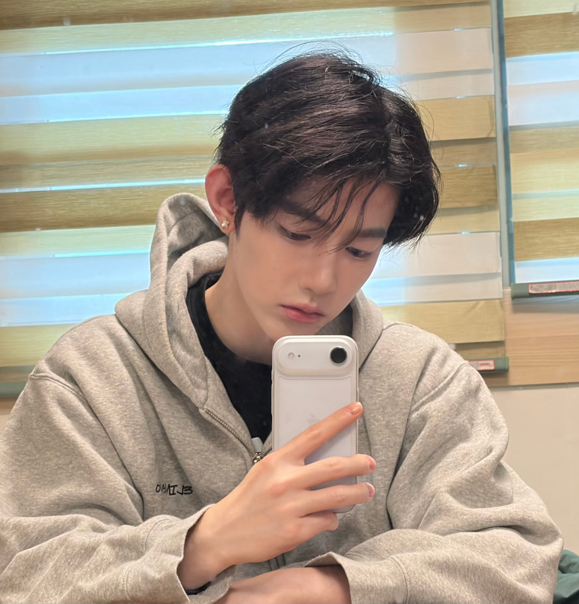 [잡담] 장하오가 방에서찍은 거셀은 다 ㄹㅈㄷ임 | 인스티즈