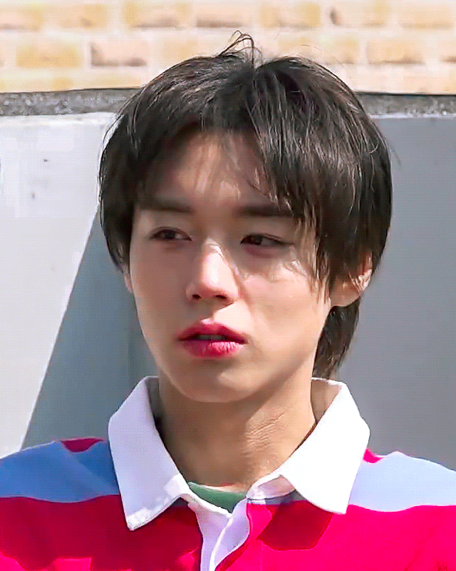 [잡담] 난 박지훈 이런짤 때문에 원래 흰피부인줄 알았음 | 인스티즈