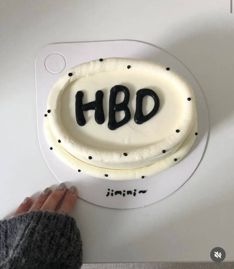 [잡담] 생일 케이크 디자인 골라 줄 사람 | 인스티즈
