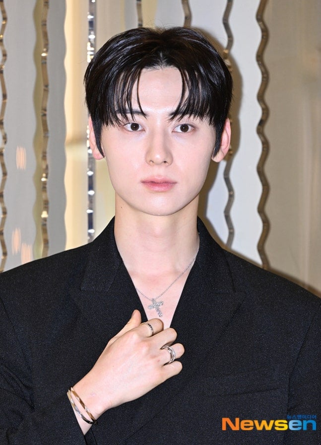 [정보/소식] 황민현, 대체복무 중 미담 제조 "늘 먼저 인사, 고된 작업에도 성실” 간호팀장 인증글 | 인스티즈