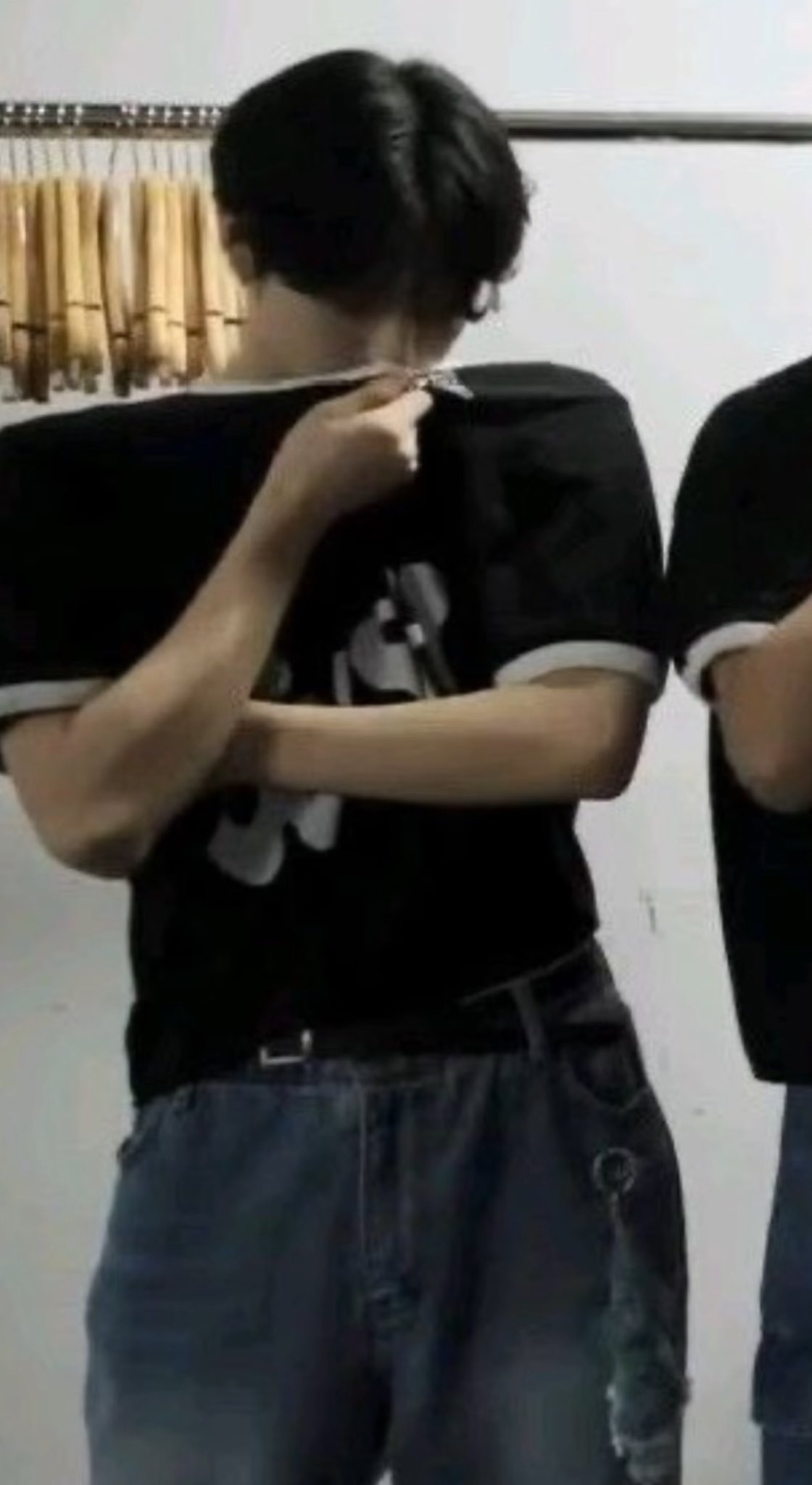 [잡담] 유우시 어깨 비현실적으로 넓어서 구라같음 | 인스티즈