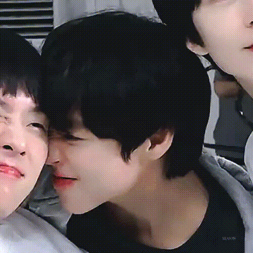 [잡담] 약한영웅) 긍데진짜 연시은이 눈 예쁘게 뜨고 잘 웃고 다녔으면 인기최고였을 거 같긴해... | 인스티즈