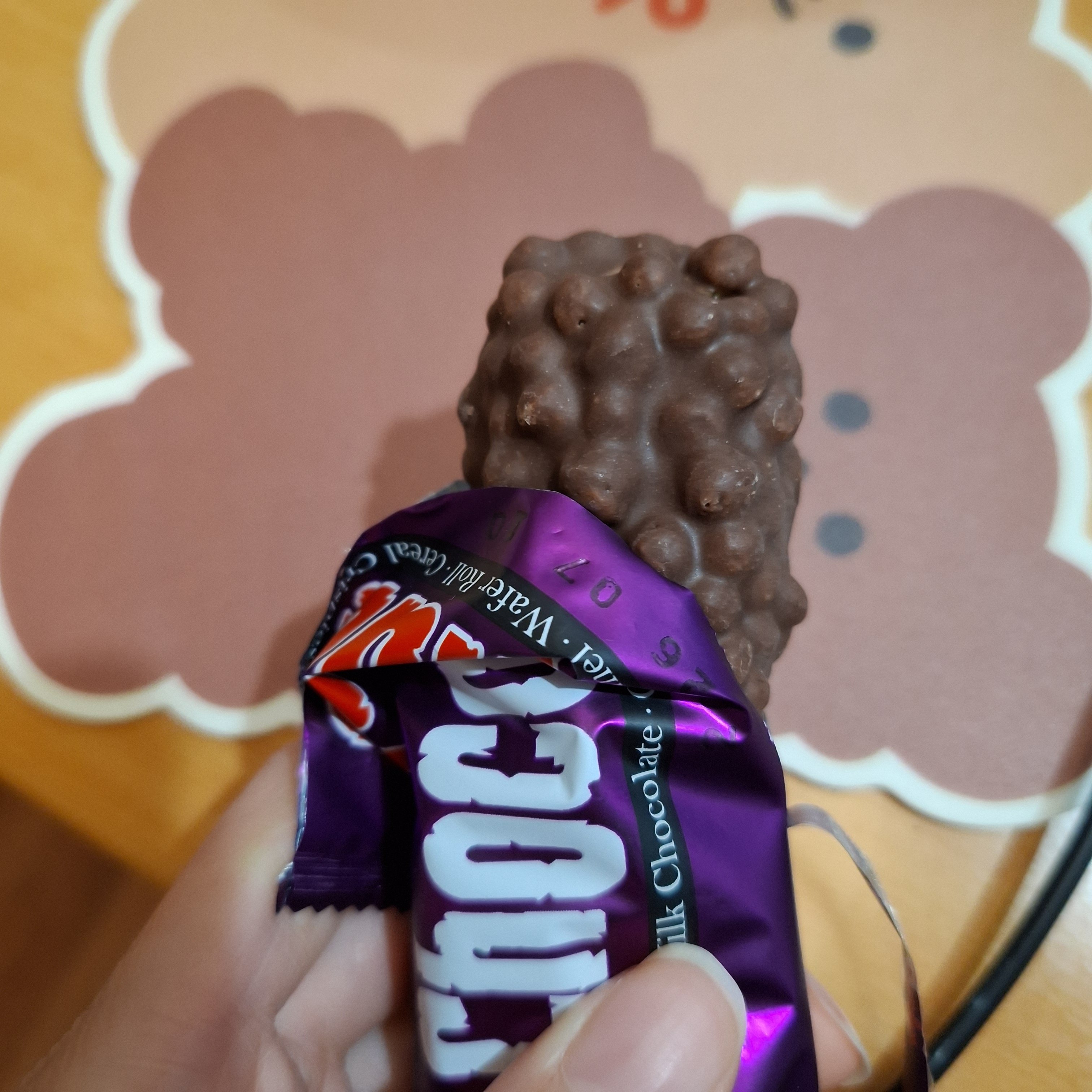[잡담] 초코무쵸 초코무초 초코바 맛없을거같은데 생각보다 먹을만하다 | 인스티즈