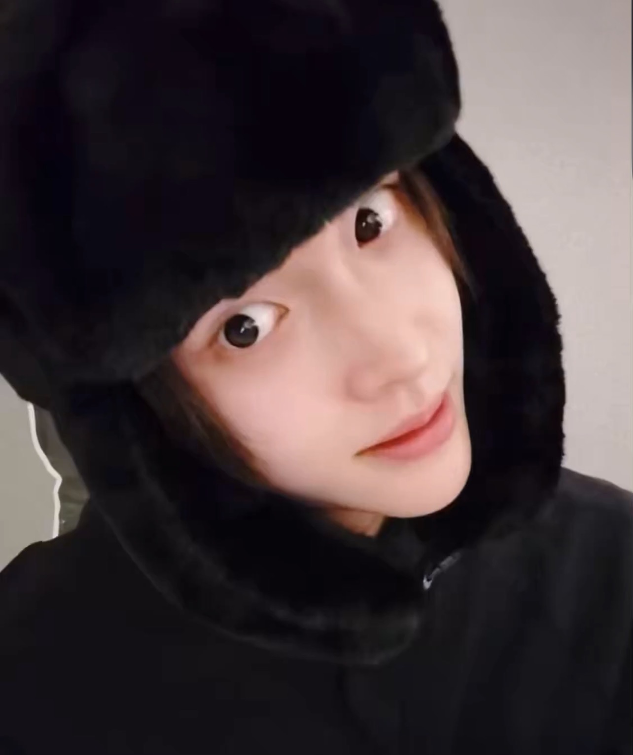 [잡담] 원빈이 눈 너무 커서 놀랬다 | 인스티즈