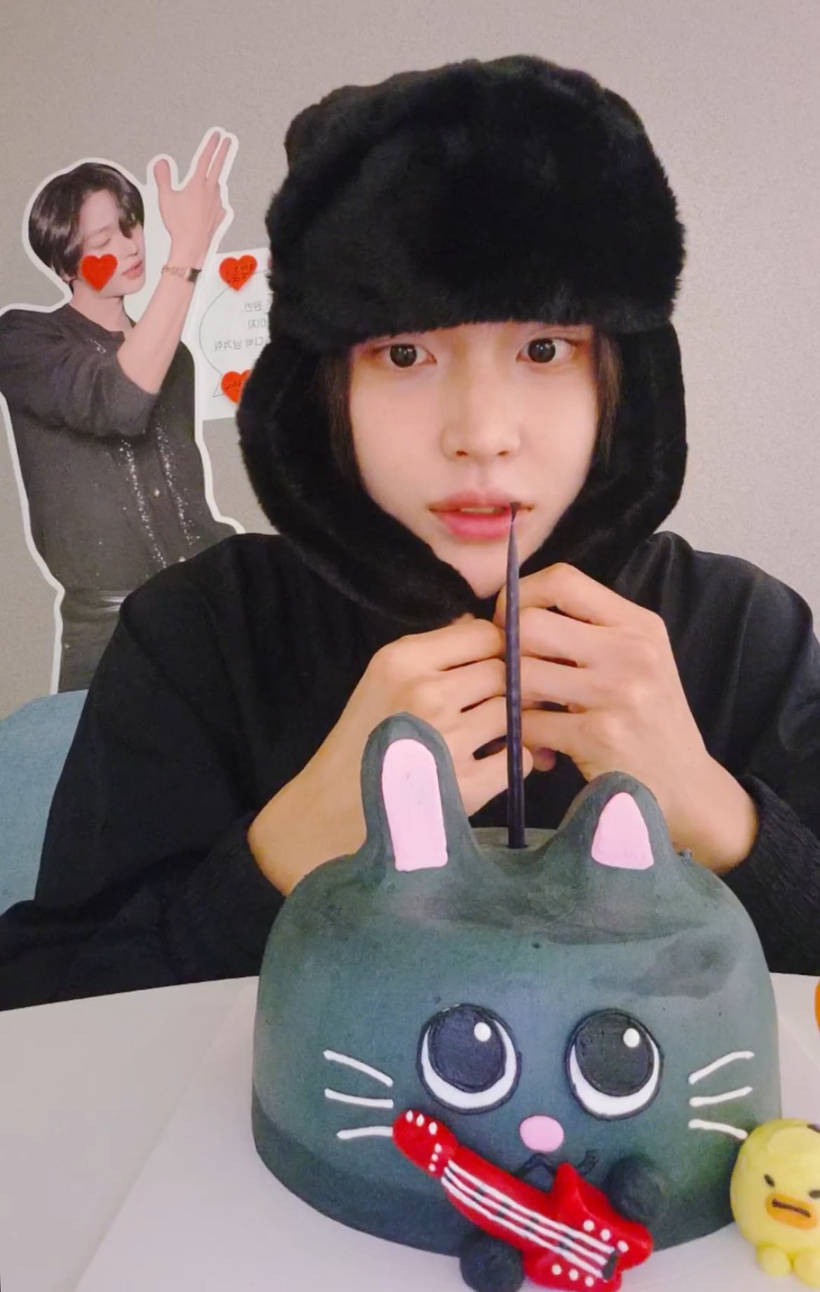 [잡담] 원빈이랑 토냥덕이랑 진짜 똑같이 생겼다아냐? | 인스티즈