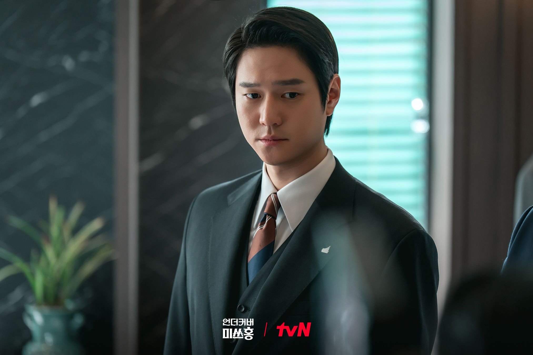 [잡담] 언더커버미쓰홍) TEAM 여의도 해적단 입사 순으로 제일 막내!질주하는 8t 트럭의 핵심 열쇠, 신정우 (͒ ⋆˙꒳˙)͒σ | 인스티즈