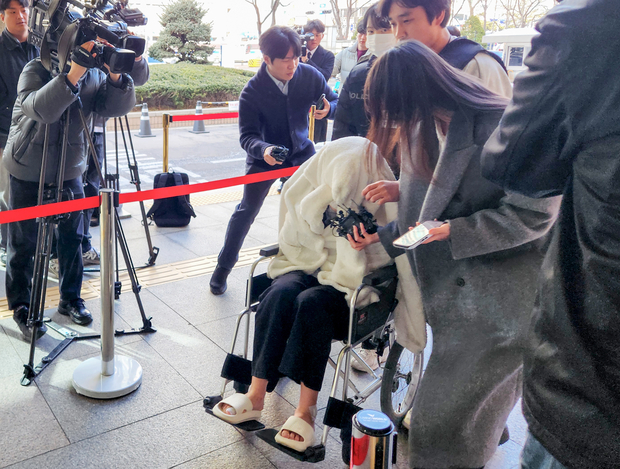 [잡담] [단독] '반포 포르쉐 추락' 인플루언서에 약물 건넨 공범, 경찰 자수 | 인스티즈