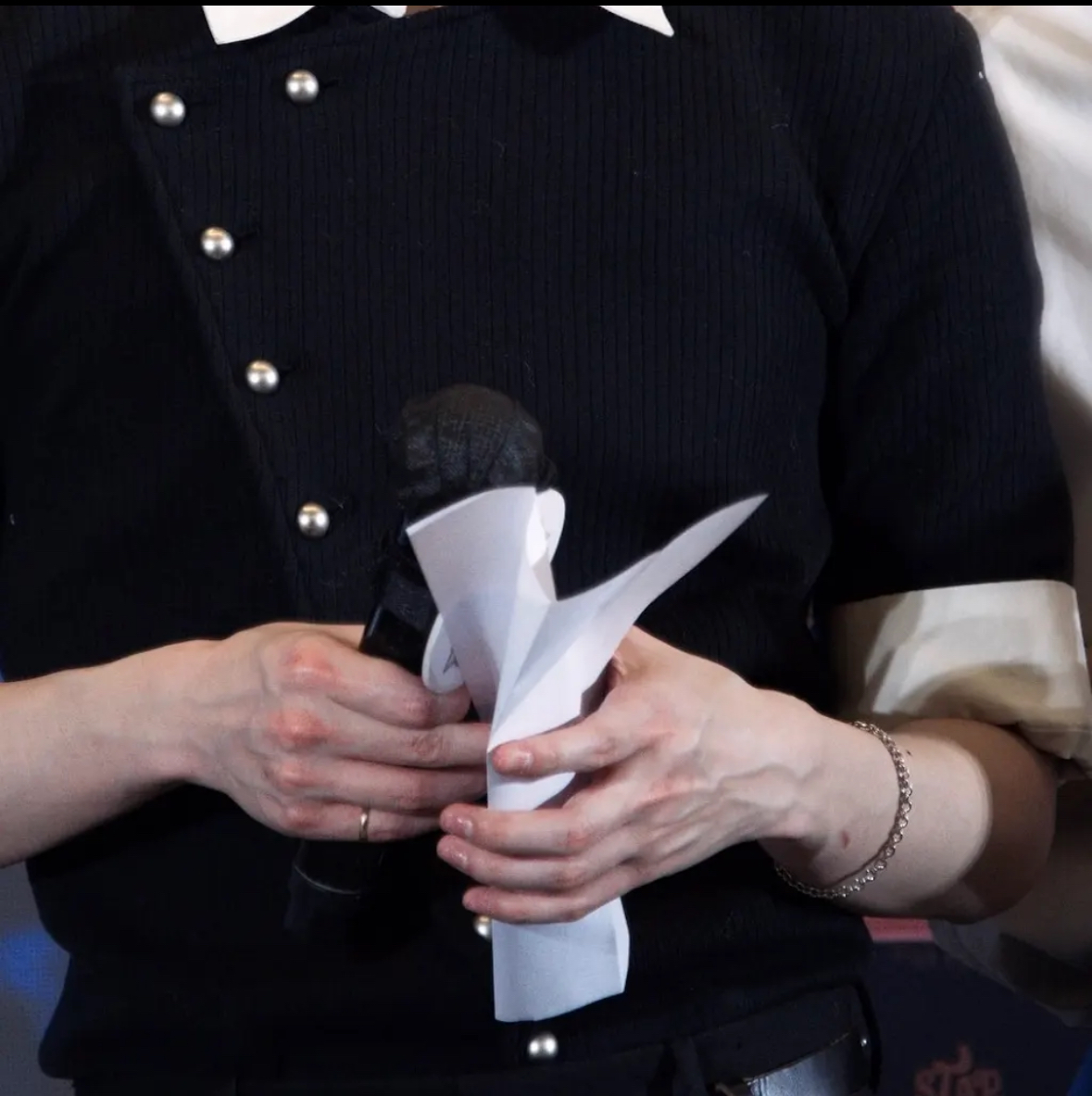 [잡담] 이상원 손마디 핑크인거 아는 사람 | 인스티즈