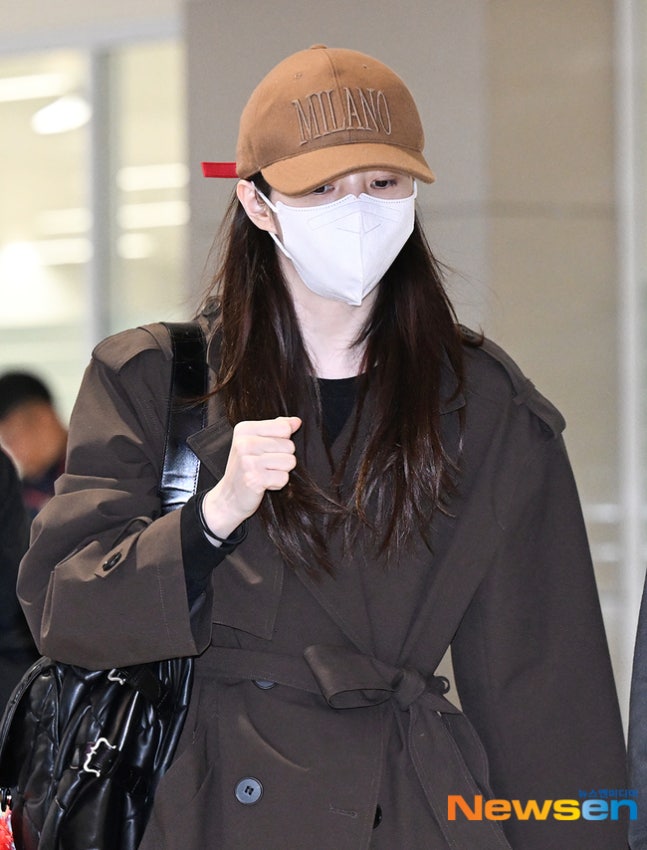 [잡담] 한소희) 260303 한소희 공항 입국 기사사진 | 인스티즈