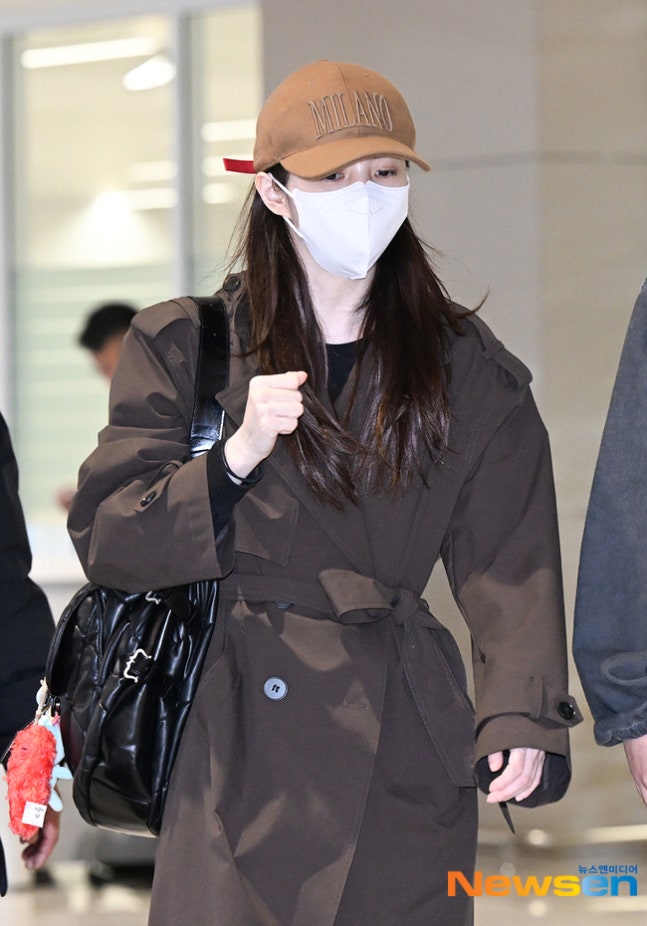 [잡담] 한소희) 260303 한소희 공항 입국 기사사진 | 인스티즈