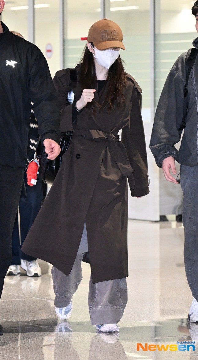 [잡담] 한소희) 260303 한소희 공항 입국 기사사진 | 인스티즈