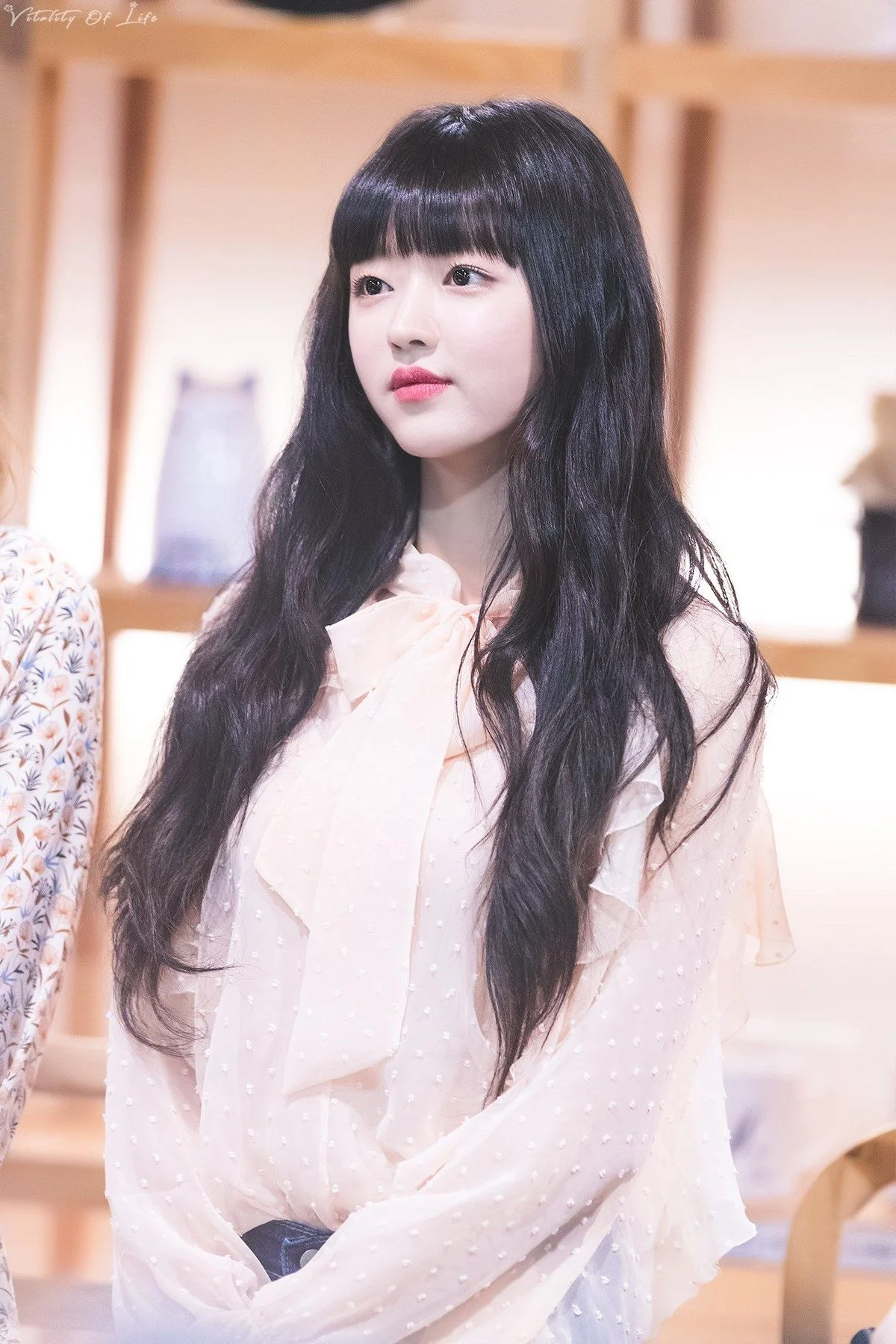 [잡담] 유아 데뷔초중반 때 얼굴 진짜 좋아했는데 | 인스티즈