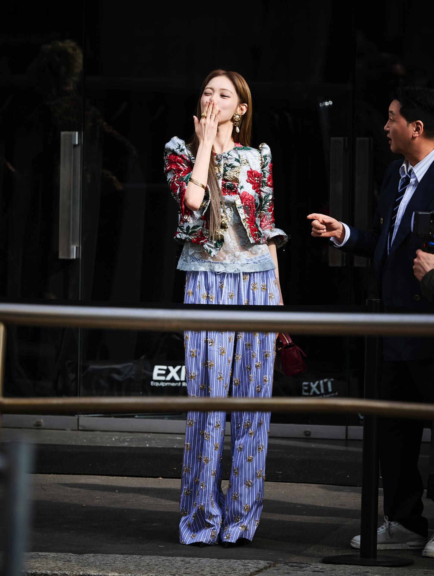 [잡담] 돌체 엠버서더 바꼈네 | 인스티즈