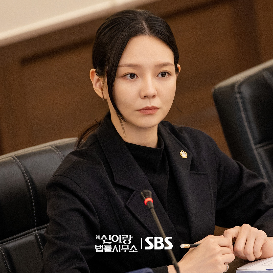 [잡담] 신이랑) 절대 흔들리지 않는 강렬한 눈빛😎벌써 든든한 에이스 변호사 한나현✨ | 인스티즈