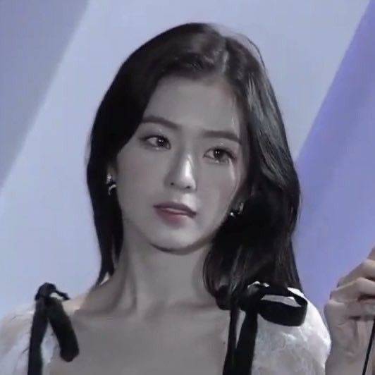 [잡담] 무슨 얼굴 느낌이 더 추구미야? | 인스티즈
