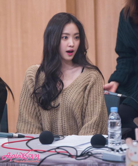[잡담] 손나은 이 옷 기억하는 사람 있음?ㅋㅋㅋㅋ | 인스티즈
