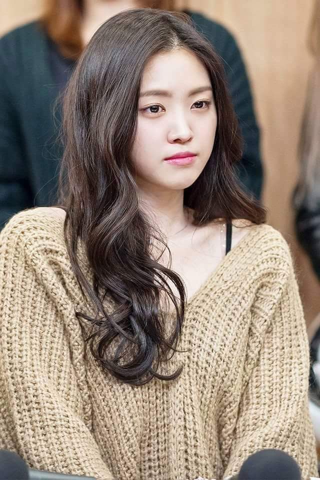 [잡담] 손나은 이 옷 기억하는 사람 있음?ㅋㅋㅋㅋ | 인스티즈