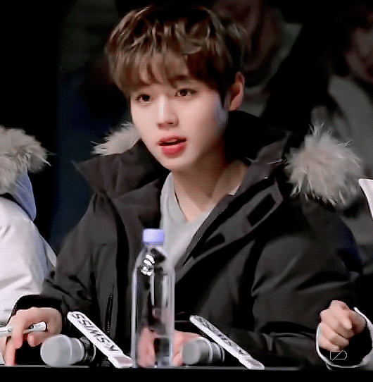 [잡담] 박지훈 예전사진 보는데 왜 난리였는지 알거같다 | 인스티즈