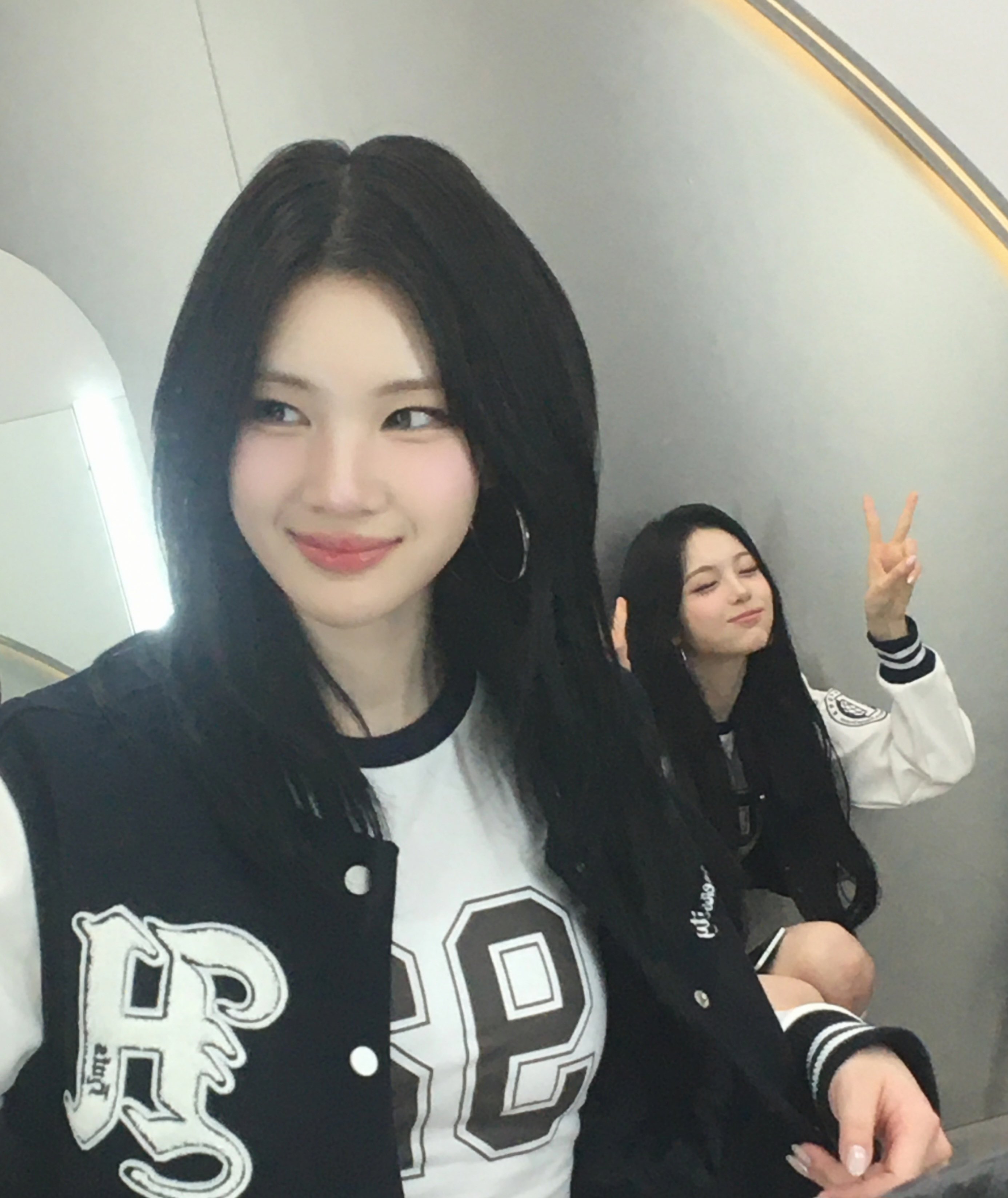 [잡담] 하투하주은링귀걸이너무잘어울려거의태어날때부터링귀걸이차고태어난수준 | 인스티즈