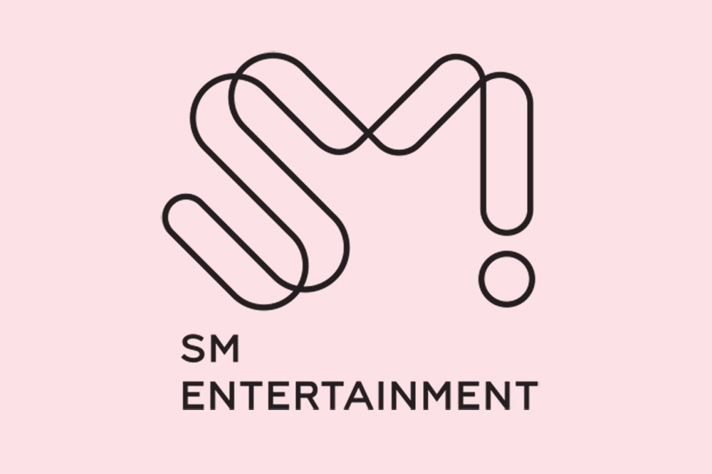 [잡담] 스엠 로고 뭐가 더 마음에 들어? | 인스티즈