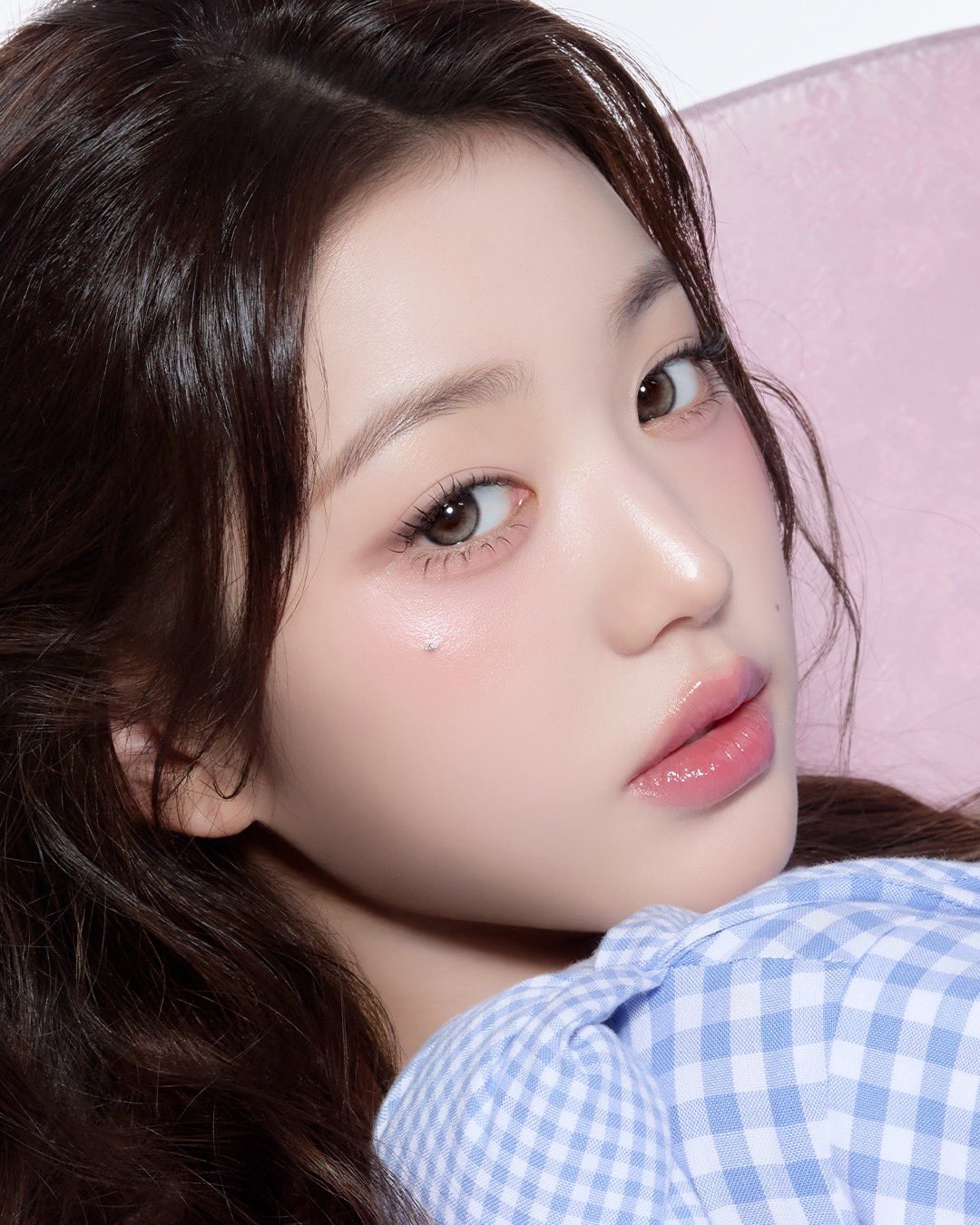 [잡담] 내기준 원영이 광고사진은 하파크리스틴이랑 로라로라가 넘사같애 | 인스티즈