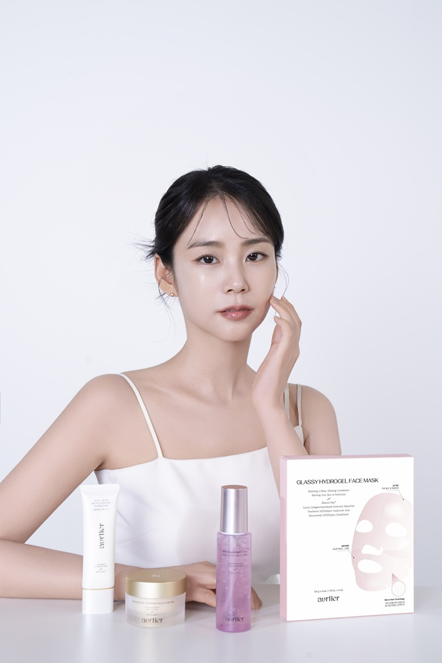 [잡담] 카라 한승연, 슬로우 에이징 브랜드 '오르띠에' 모델 발탁 | 인스티즈