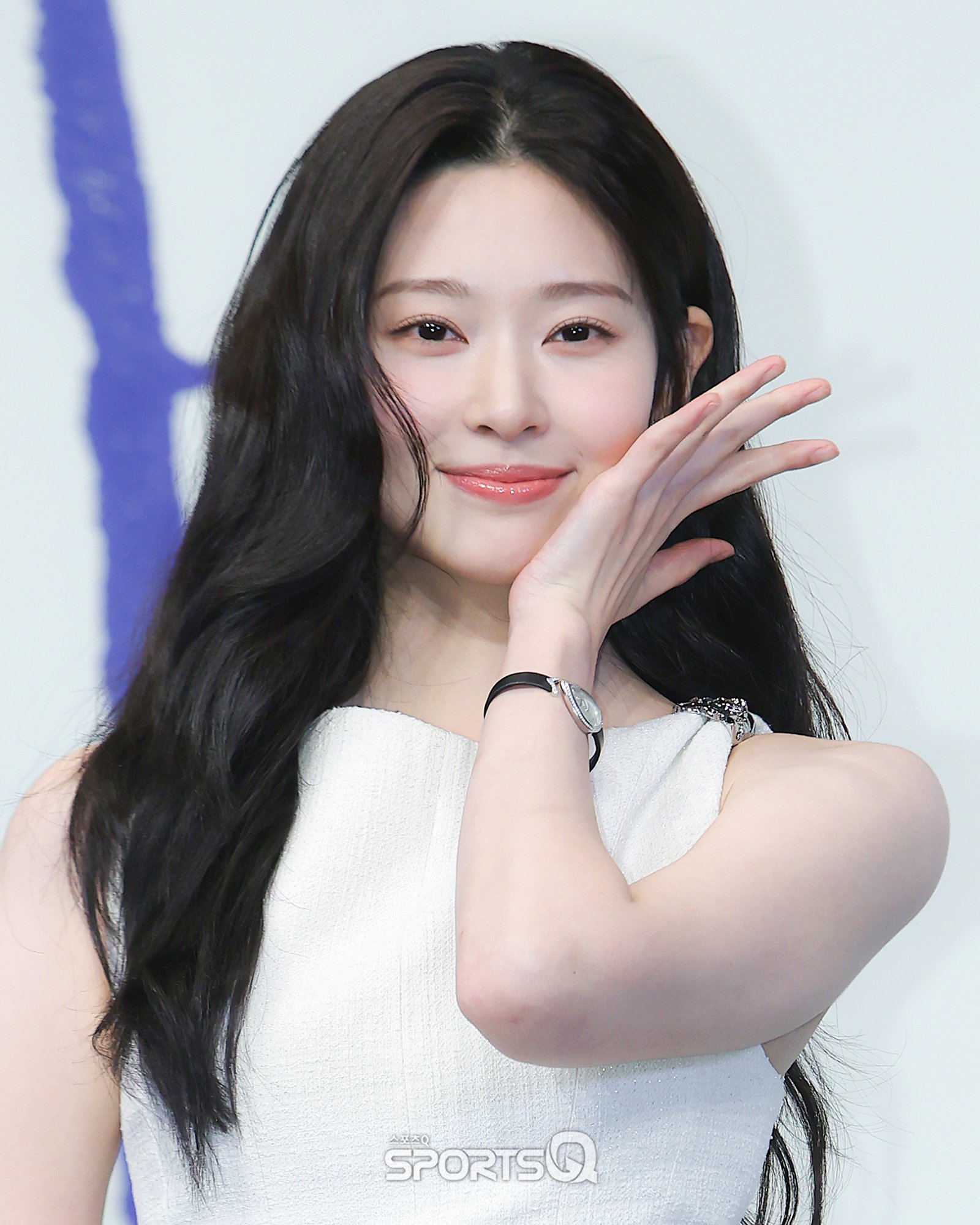 [잡담] 김민주 진짜 너무 이쁘다 제작발표회 기사사진이 어쩜… | 인스티즈