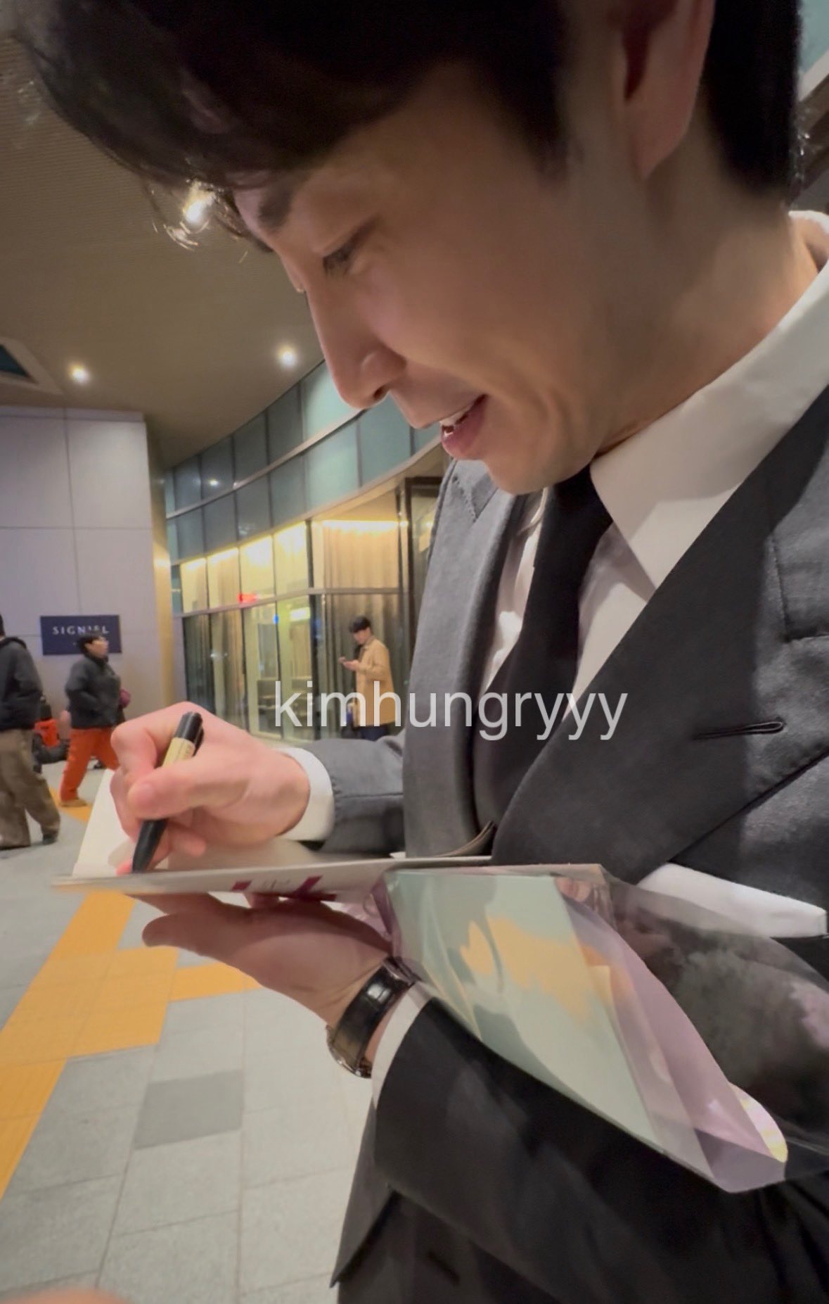 [잡담] 손종원 정장으로 갈아입고 퇴근했다ㅠㅠㅠㅠㅠ | 인스티즈