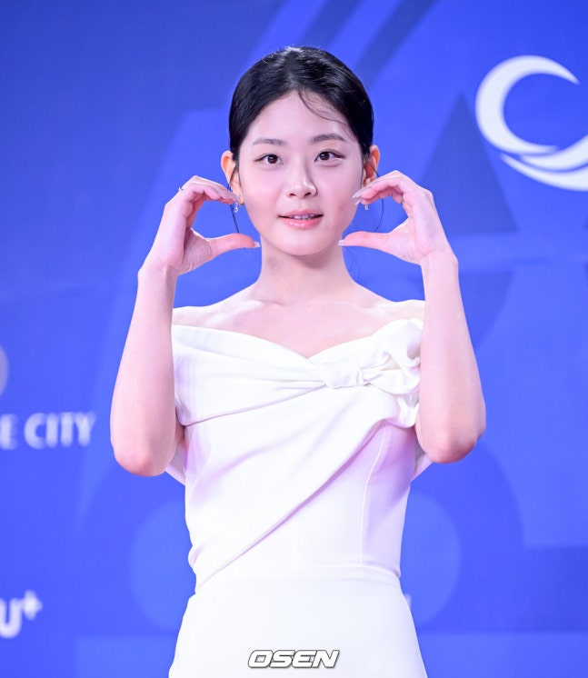 [정보/소식] [단독] 정수빈, 이번엔 ♥김재원이다..'나의 첫번째 졸업식' 여주 | 인스티즈