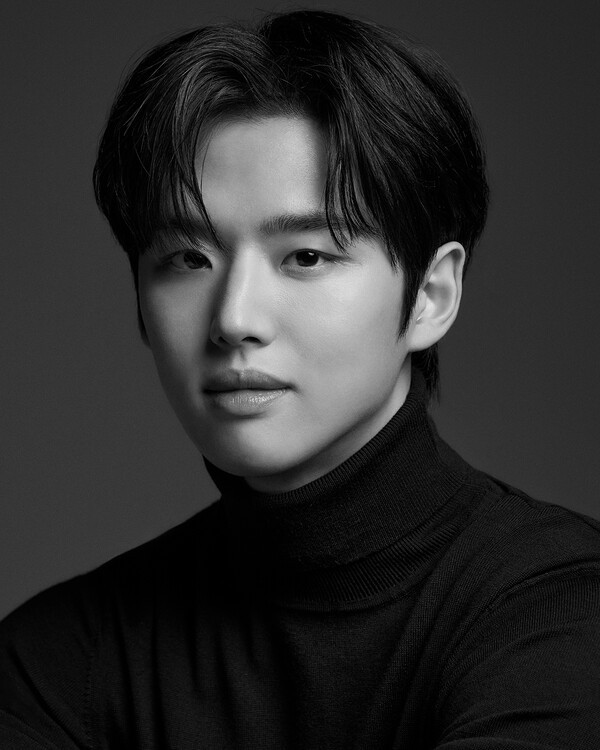 [잡담] 홍석, 차세대 '남주' 찜...한·일 합작 로맨스 'K-연하남 주의보' 주연 캐스팅 | 인스티즈
