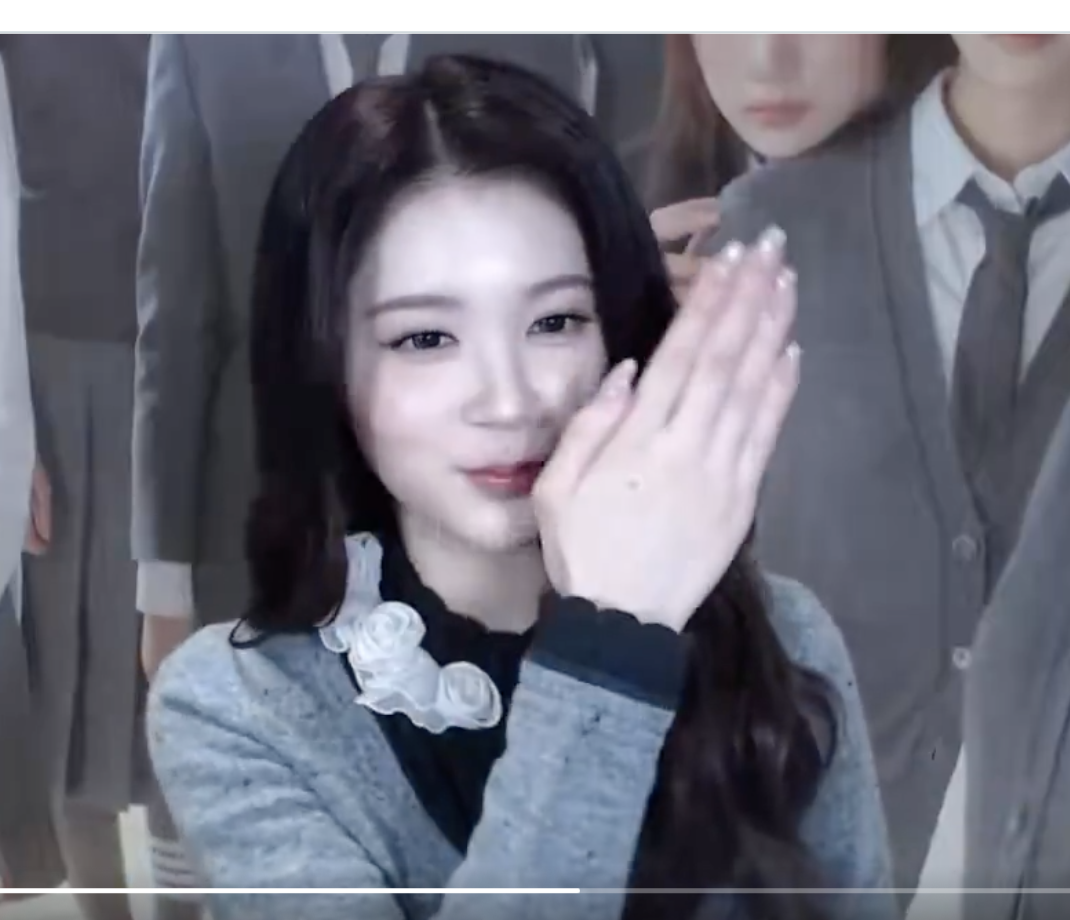 [잡담] ㅎㅌㅎ 에이나 얼굴 개작고 손이 개크다 | 인스티즈