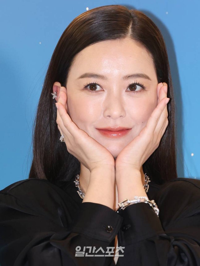 [정보/소식] 정유미, 이동욱과 부부로 호흡할까…"'러브 어페어' 긍정 검토 중” | 인스티즈