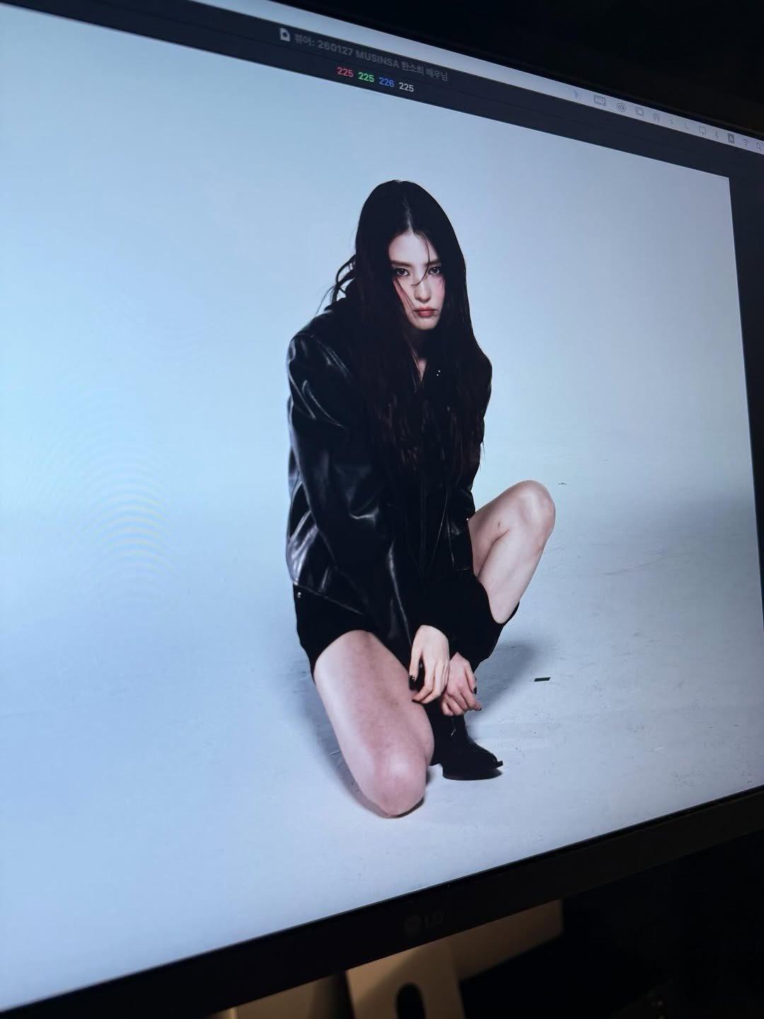 [잡담] 한소희가 무탠다드 입으니까 | 인스티즈