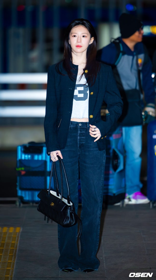 [잡담] 아니 오늘 고윤정 샤넬출국 기사사진 봐… | 인스티즈