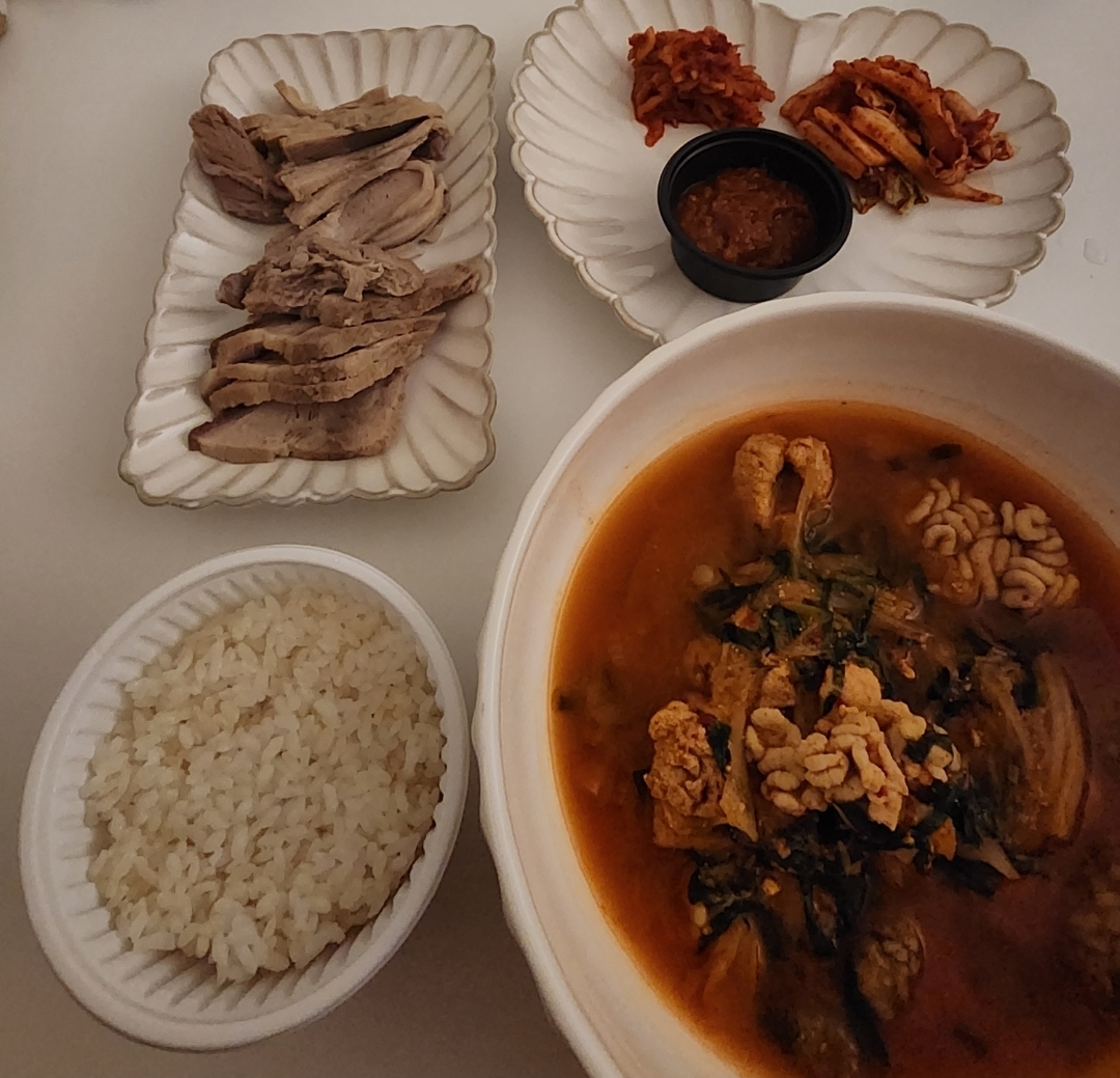 [잡담] 저녁 먹는다 | 인스티즈