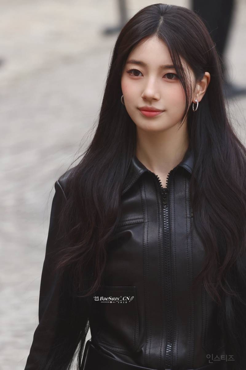 오늘자 파리 셀린느 패션쇼 참석한 수지 | 인스티즈