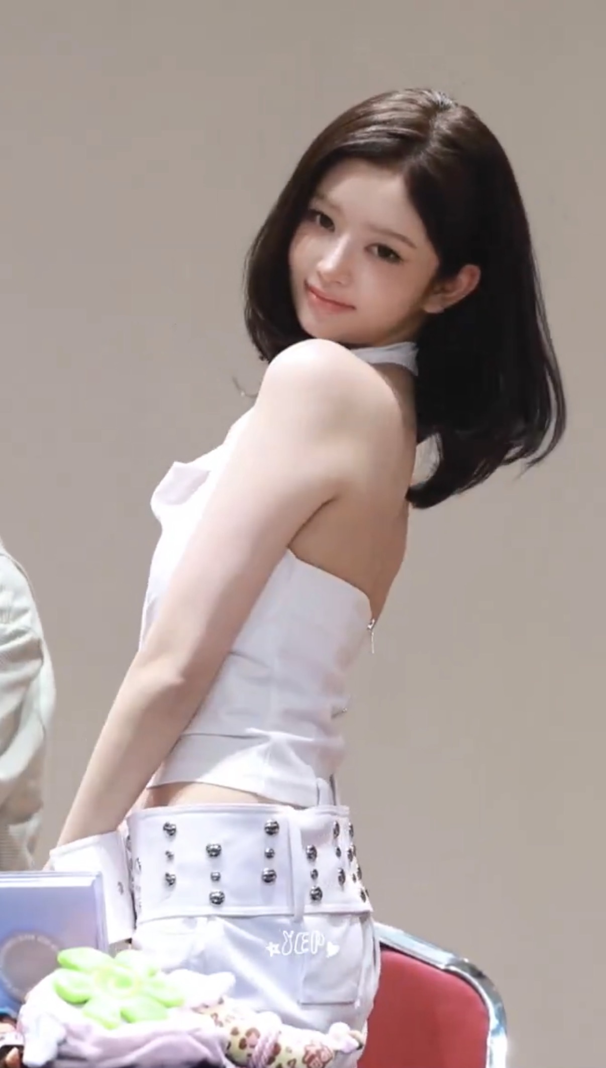 [잡담] 레이 머리자른거 완전 잘어울려 | 인스티즈