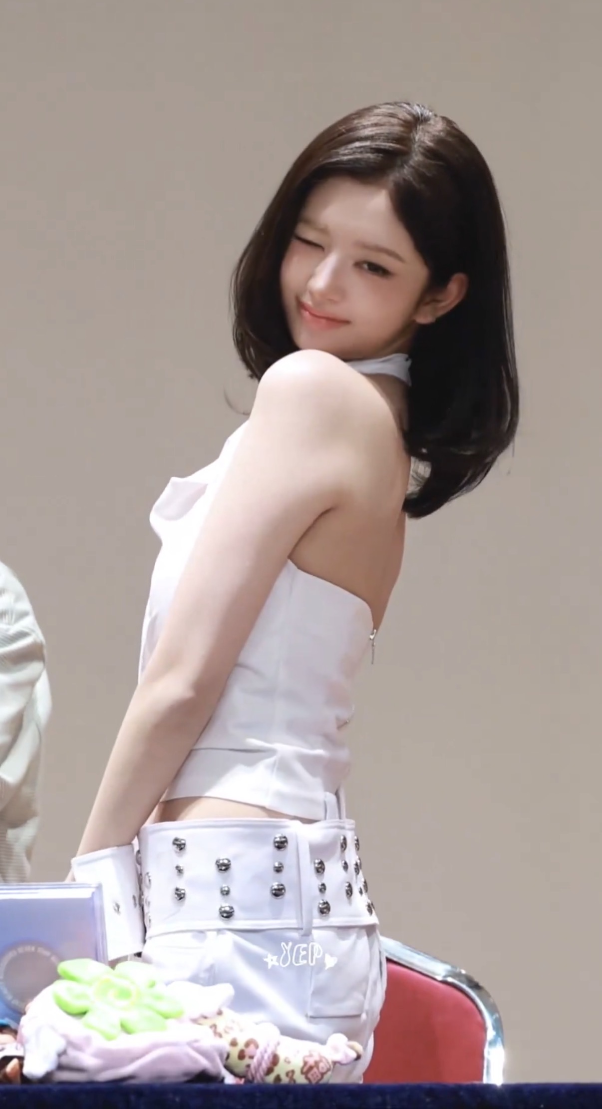 [잡담] 레이 머리자른거 완전 잘어울려 | 인스티즈