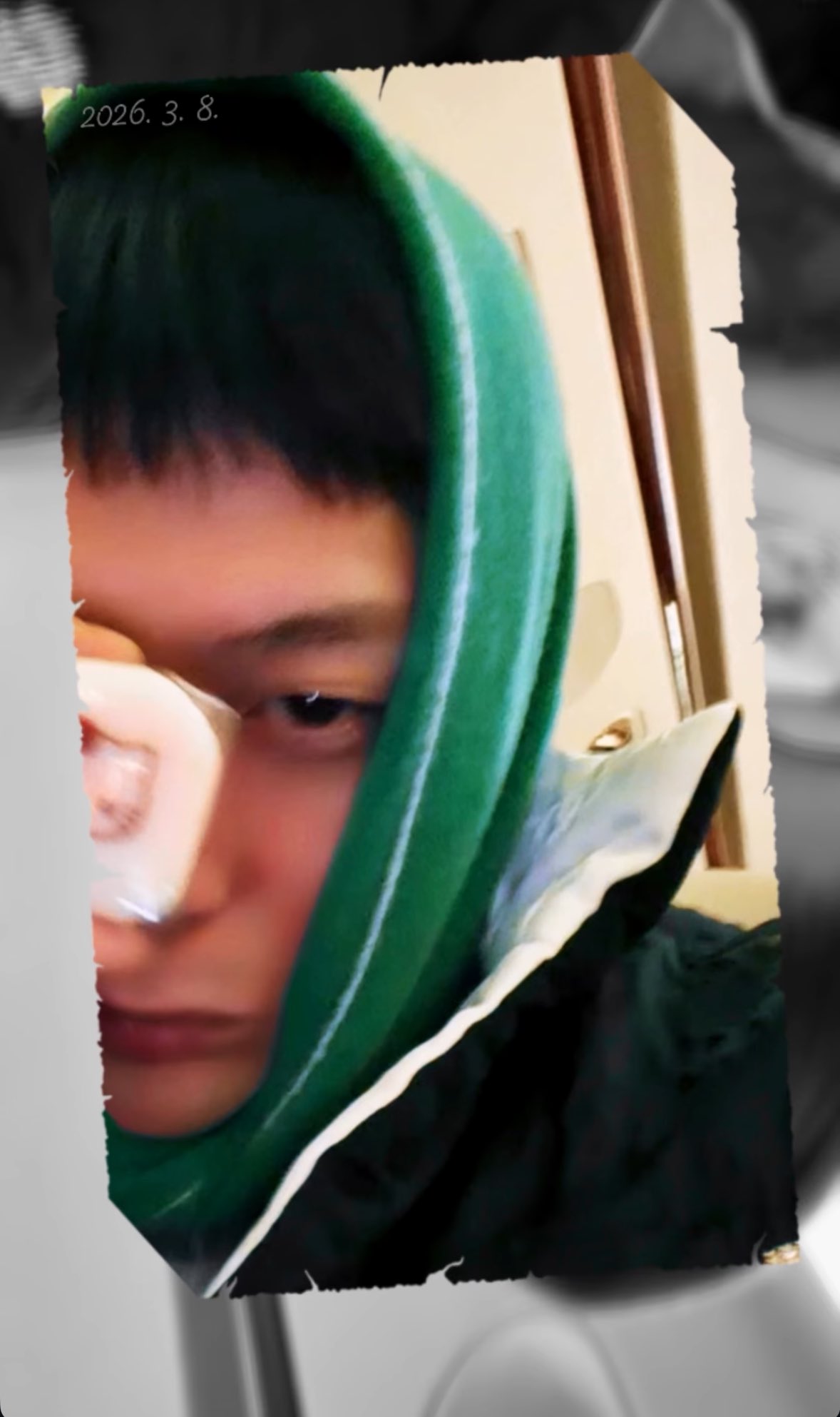 [잡담] 지디 일본에서 유행하는 키티 찹쌀떡 먹었네 | 인스티즈