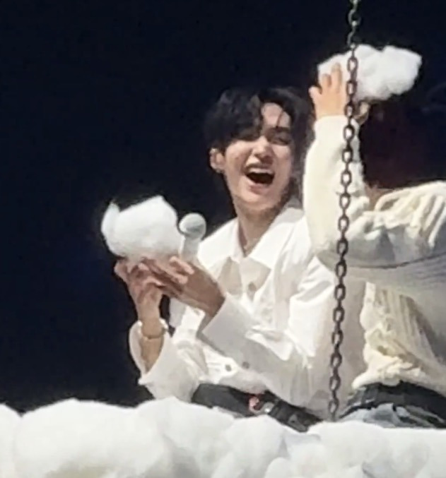 [잡담] 원빈이 구름털 때문에 재채기나옴 ㅋㅋㅋㅋㅋㅋ | 인스티즈