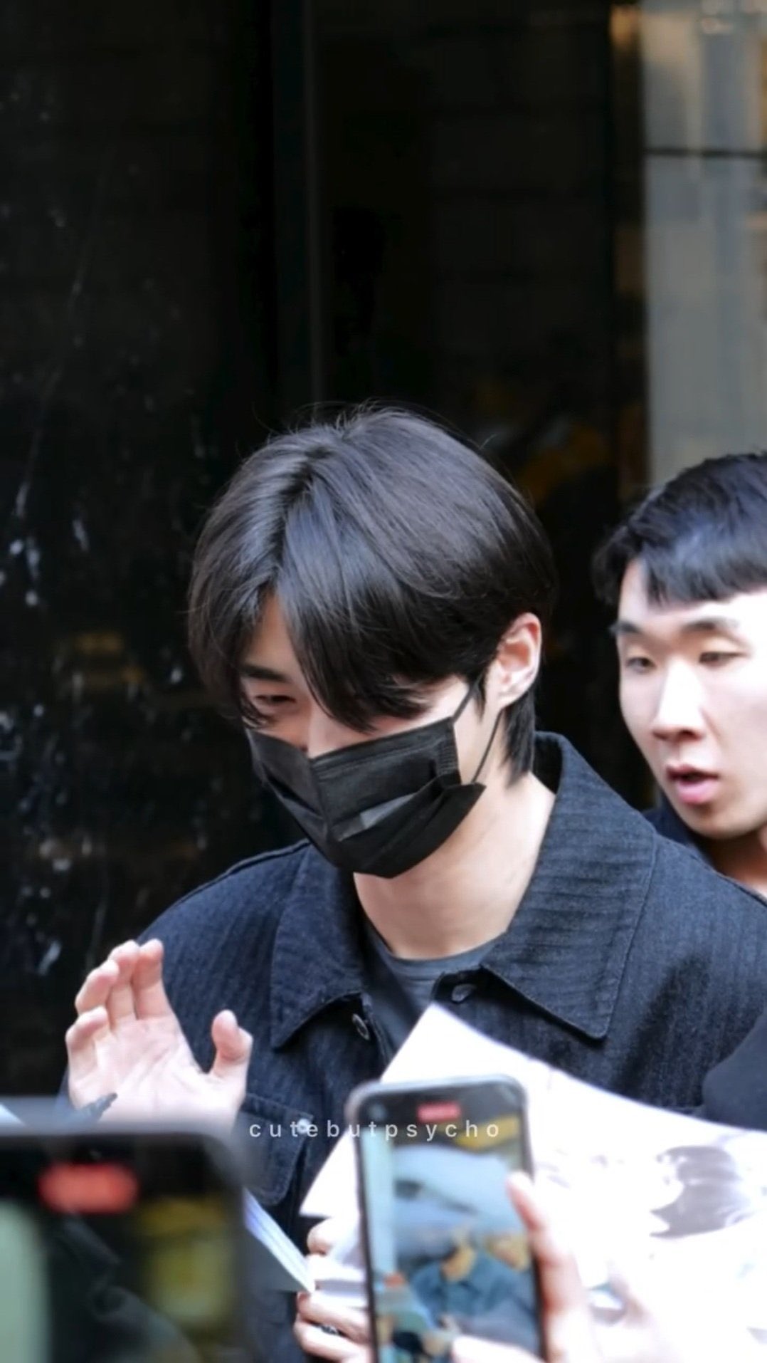 [잡담] 변우석) 대놓고 머리숱 많은 변우석 | 인스티즈