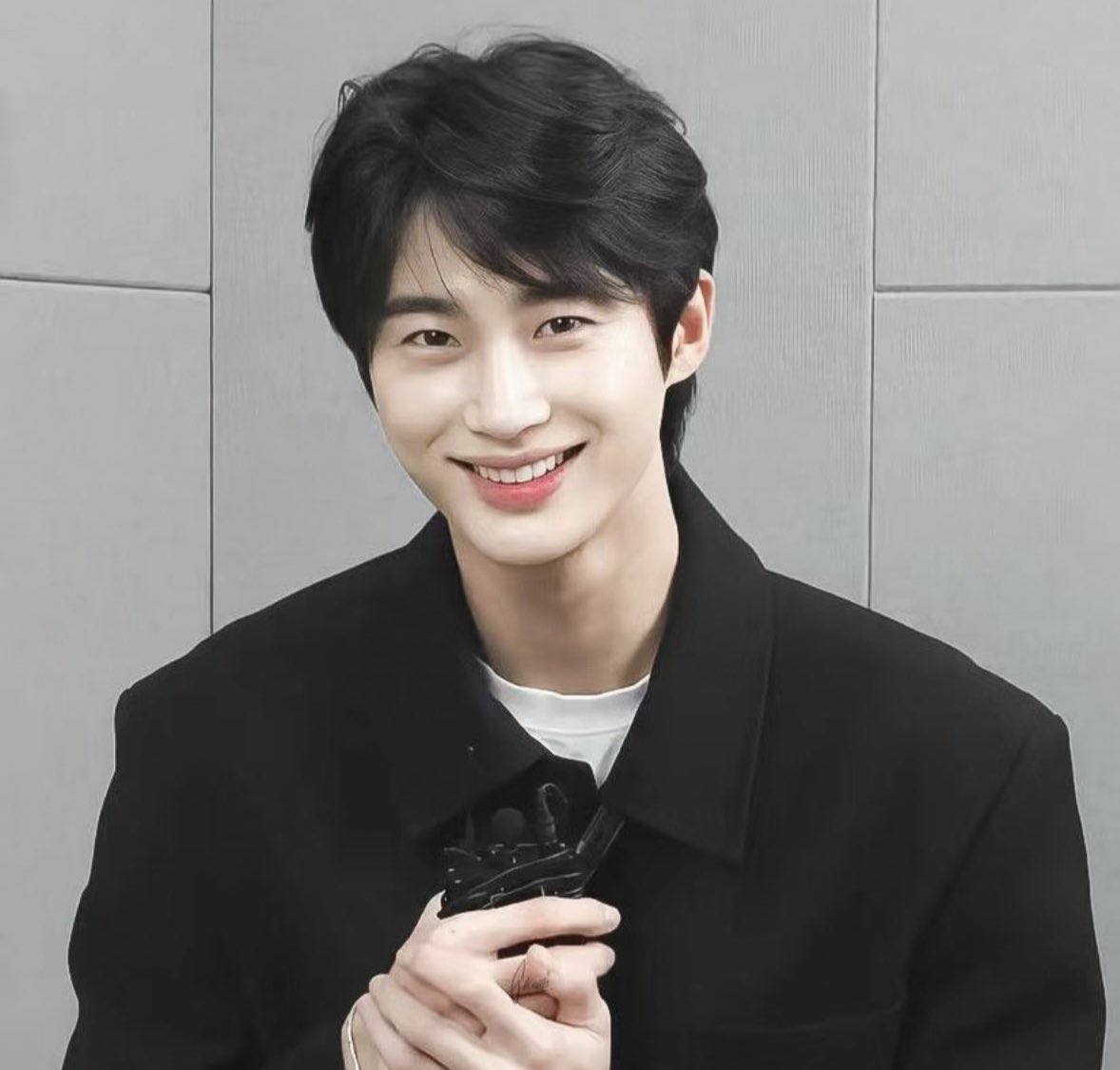 [잡담] 변우석) 대놓고 머리숱 많은 변우석 | 인스티즈