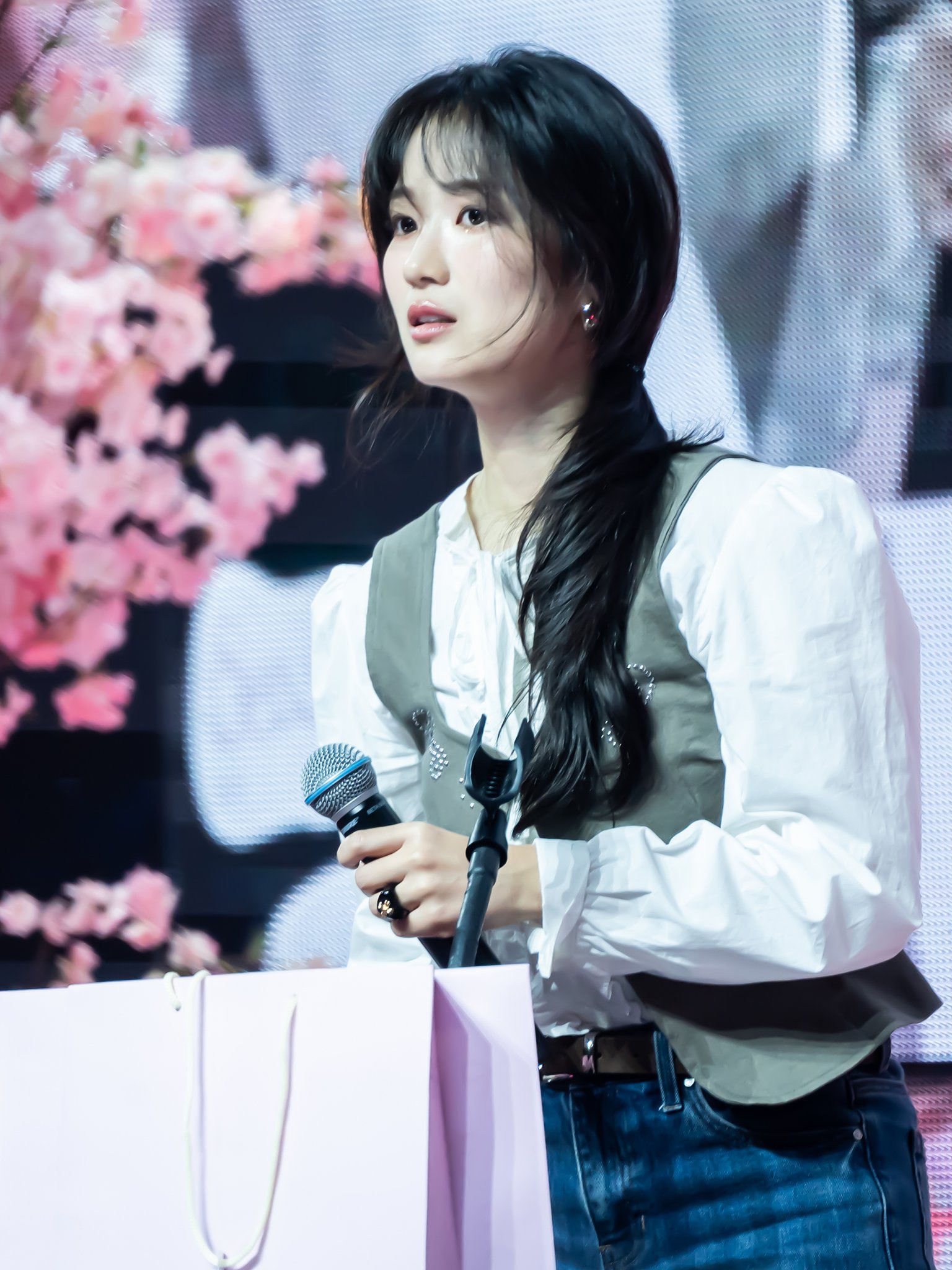 [잡담] 나 왜 김혜윤 사진 저장하고 있지... | 인스티즈