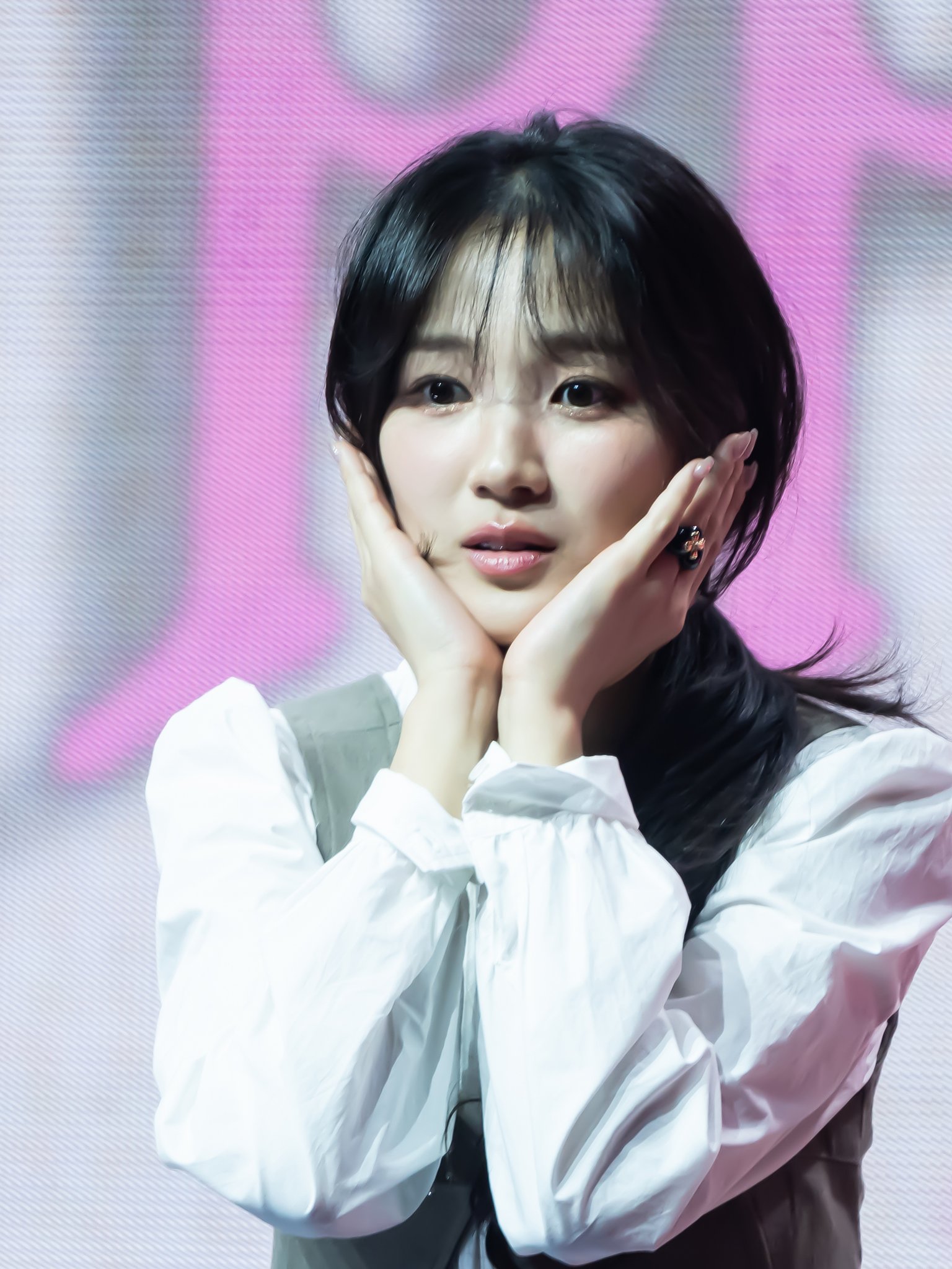 [잡담] 나 왜 김혜윤 사진 저장하고 있지... | 인스티즈