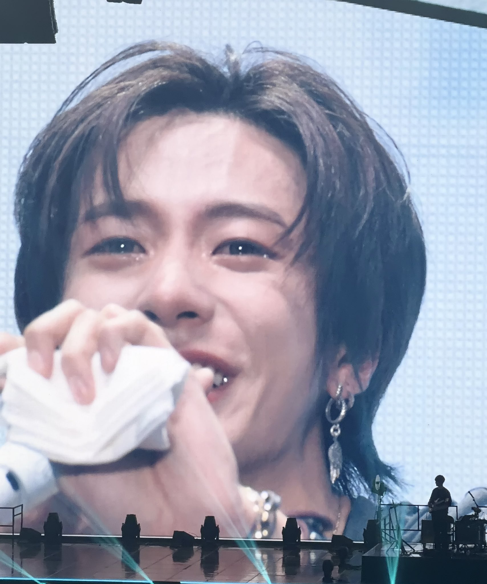 [잡담] 원빈 앤톤 서로 울때 귀여워하는거 넘 좋아… | 인스티즈